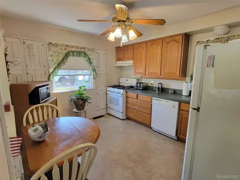Kitchen - 18511 Wendy, Riverview, MI 48193 photo 1 of 3