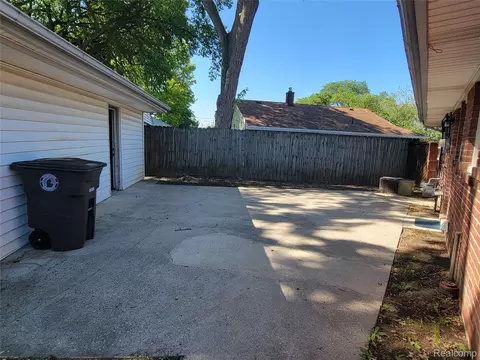 Exterior - 18511 Wendy, Riverview, MI 48193 photo 4 of 5