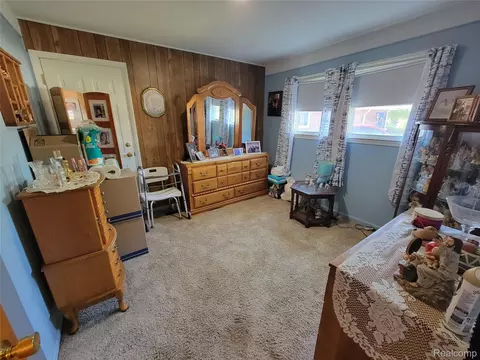 Bedroom - 18511 Wendy, Riverview, MI 48193 photo 2 of 3