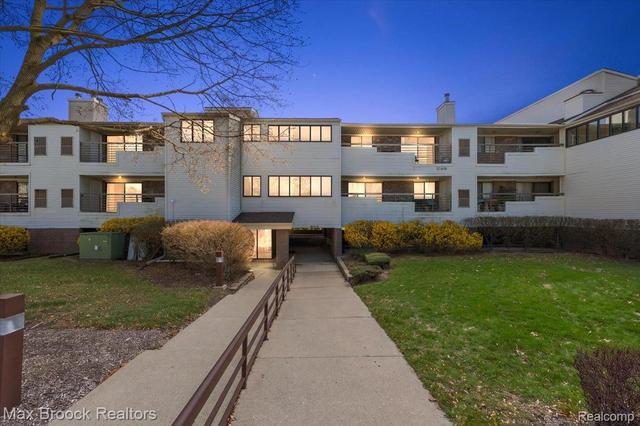 30414 Orchard Lake Rd #29, Farmington Hills, MI 48334