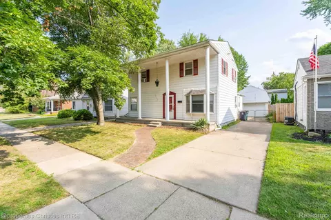 2424 Dallas Ave, Royal Oak, MI 48067
