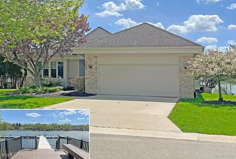 6647 Pleasant Lake Ct, West Bloomfield, MI 48322