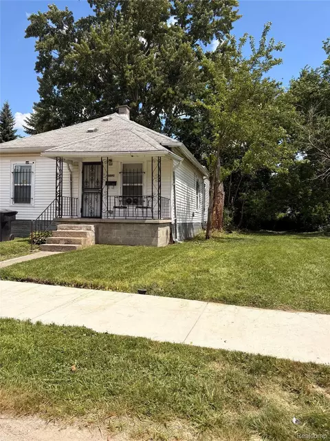 8880 Bryden St, Detroit, MI 48204