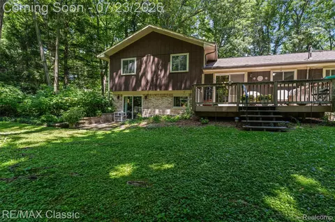 48155 9 Mile Rd, Northville, MI 48167