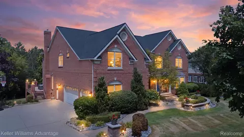 50162 Hidden Point Dr, Northville, MI 48168