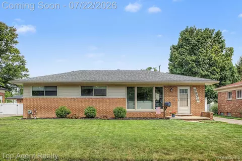 8835 Birkhill Dr, Sterling Heights, MI 48314