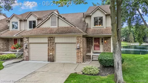 54124 Buccaneers Bay, Shelby Township, MI 48316