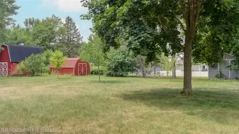 Exterior - 8555 Gallant Fox Trl, Flushing, MI 48433 photo 3 of 3