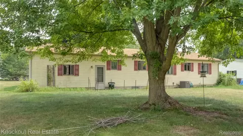 Exterior - 8555 Gallant Fox Trl, Flushing, MI 48433 photo 1 of 3