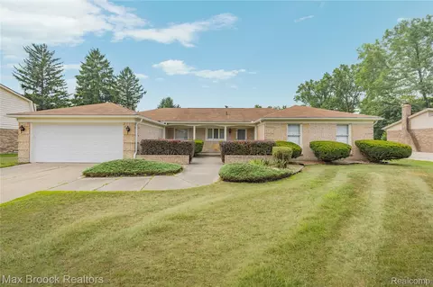 28977 Lake Park Dr, Farmington Hills, MI 48331