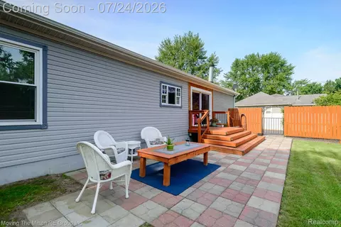 Exterior - 37460 Tyler Rd, Romulus, MI 48174 photo 6 of 8