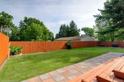 Exterior - 37460 Tyler Rd, Romulus, MI 48174 photo 4 of 8