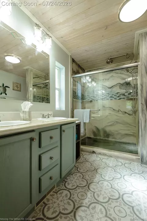 Bath - 37460 Tyler Rd, Romulus, MI 48174 photo 2 of 7