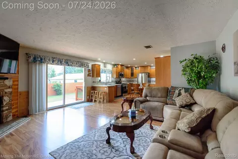 Living - 37460 Tyler Rd, Romulus, MI 48174 photo 2 of 4
