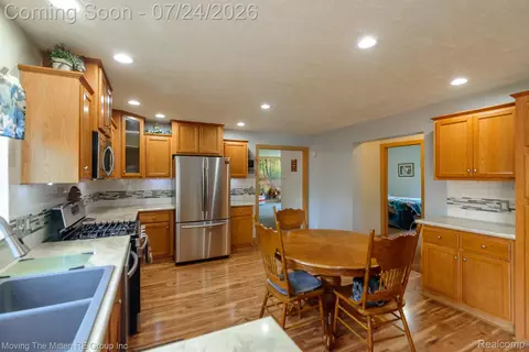Kitchen - 37460 Tyler Rd, Romulus, MI 48174 photo 5 of 8