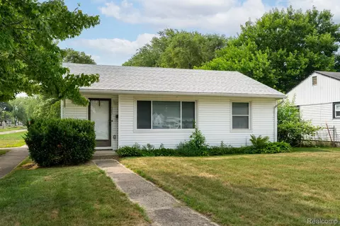905 Sprague Ave, Madison Heights, MI 48071