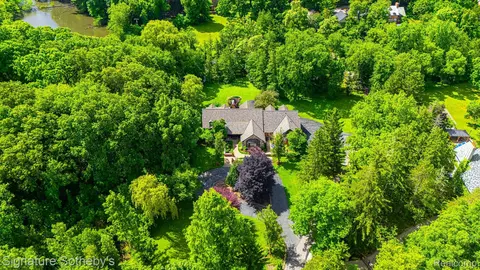 161 Lone Pine Rd, Bloomfield Hills, MI 48304