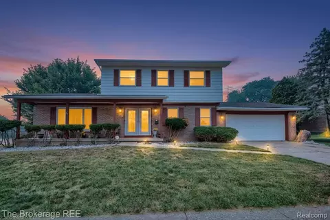 Exterior - 1401 Eldorado Dr, Flint, MI 48504 photo 5 of 5