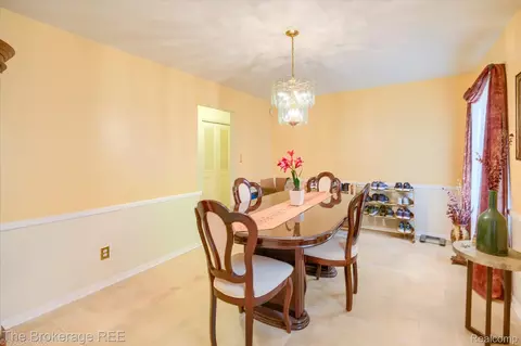 Dining - 1401 Eldorado Dr, Flint, MI 48504 photo 3 of 3