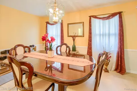 Dining - 1401 Eldorado Dr, Flint, MI 48504 photo 2 of 3