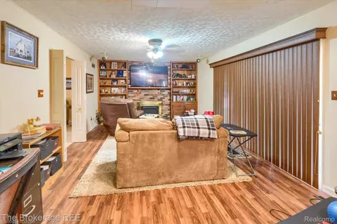 Living - 1401 Eldorado Dr, Flint, MI 48504 photo 4 of 4
