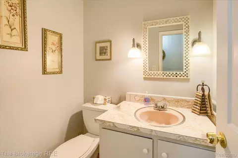 Bath - 1401 Eldorado Dr, Flint, MI 48504 photo 1 of 5