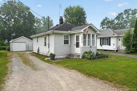 3419 Gypsy Ln, Leoni, MI 49202 photo 3