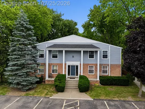 525 E University Dr #1002, Rochester Hills, MI 48307