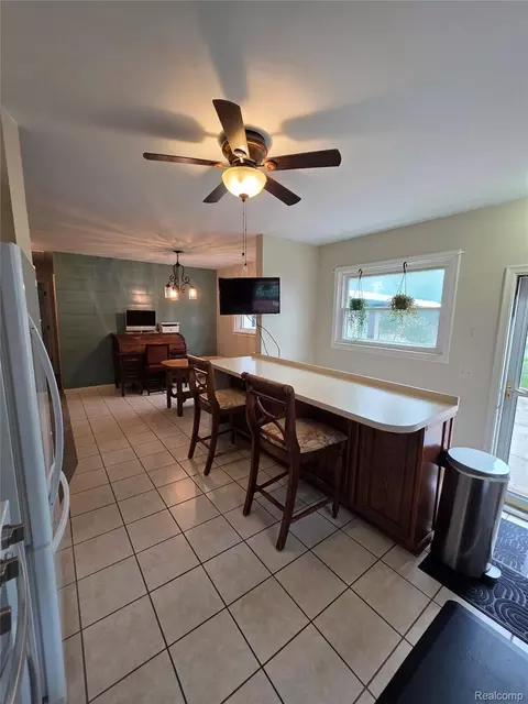 Kitchen - 22039 Haskell St, Taylor, MI 48180 photo 2 of 2