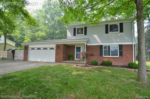4428 Fenmore Ave, Waterford, MI 48328