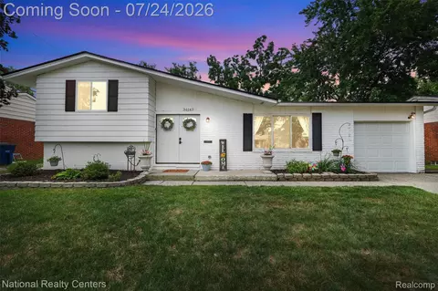 36143 Fernwood St, Westland, MI 48186