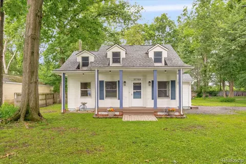 27769 Gilbert Dr, Warren, MI 48093