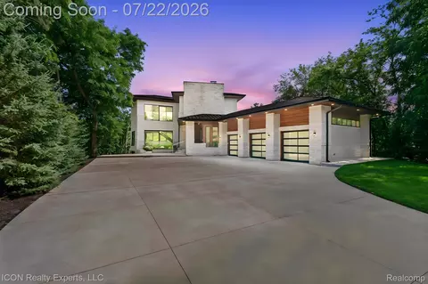 1971 Cragin Dr, Bloomfield Hills, MI 48302