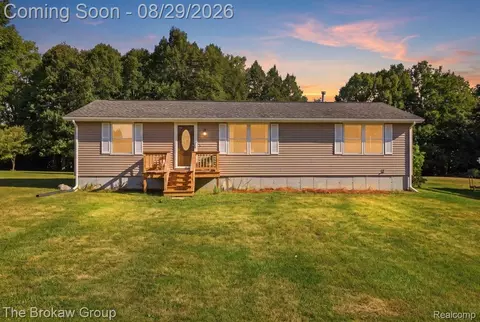 5411 Hess Rd, Dryden, MI 48428