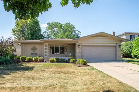 42929 Versailles Rd, Canton, MI 48187