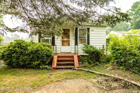 3082 Churchill Rd, Auburn Hills, MI 48326