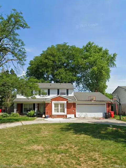17150 Hilton St, Southfield, MI 48075