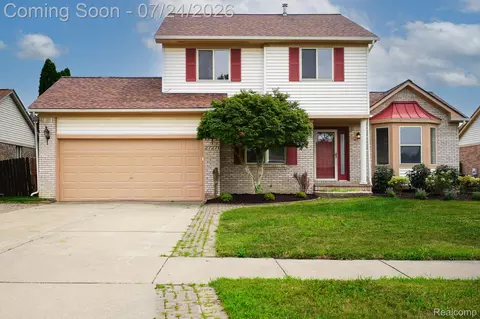 27271 Sparrow Ct, Chesterfield, MI 48051