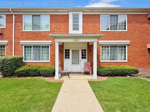 19829 Arthur Ave #141, Harper Woods, MI 48225