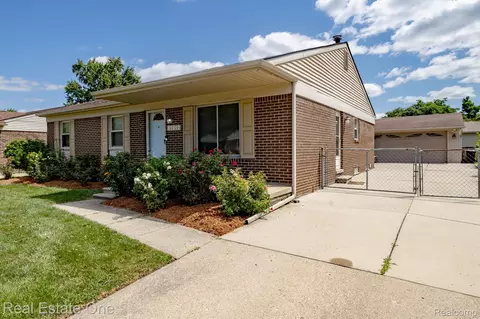 41912 Hensall St, Clinton Township, MI 48038