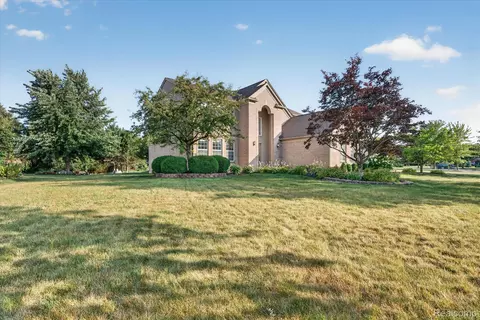 Exterior - 525 Springfield Dr, Canton, MI 48188 photo 2 of 10