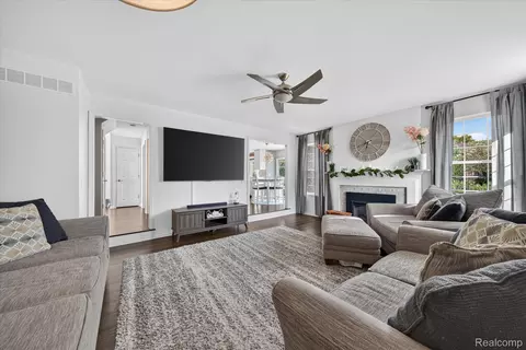 Living - 525 Springfield Dr, Canton, MI 48188 photo 2 of 3