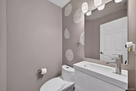 Bath - 525 Springfield Dr, Canton, MI 48188 photo 3 of 3
