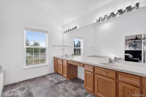 Bath - 525 Springfield Dr, Canton, MI 48188 photo 2 of 3