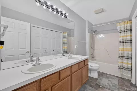 Bath - 525 Springfield Dr, Canton, MI 48188 photo 1 of 3