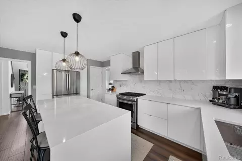 Kitchen - 525 Springfield Dr, Canton, MI 48188 photo 4 of 5