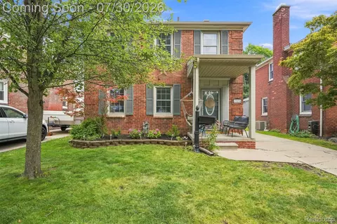13134 Commonwealth St, Southgate, MI 48195