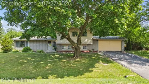 32312 W Wayburn St, Farmington Hills, MI 48334