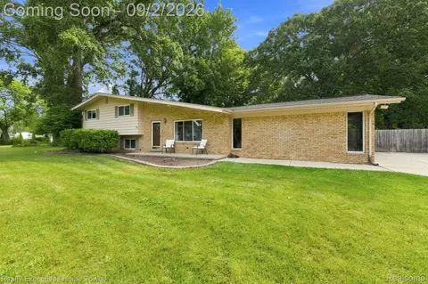46500 Cypress St, Shelby Township, MI 48315
