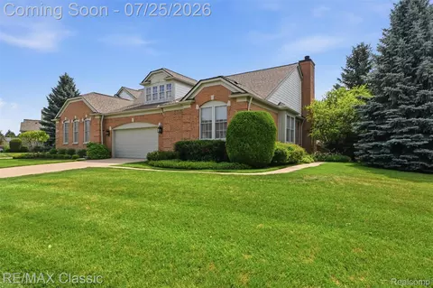 44764 Aspen Ridge Dr #116, Northville, MI 48168